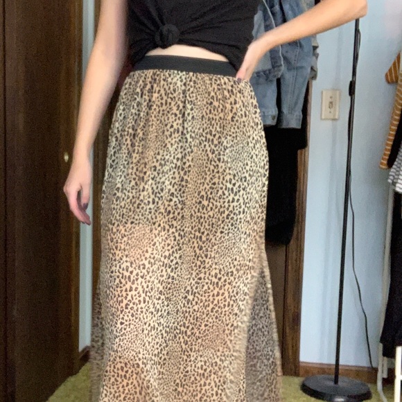 Divided Dresses & Skirts - Leopard midi skirt